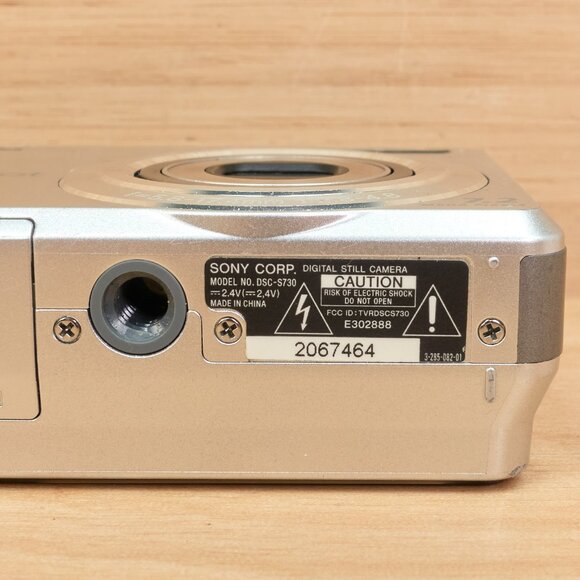 Sony Cyber-shot DSC-S730 / 7.2MP Digital Camera / Compact Point-and-Shoot - Picture 6 of 7